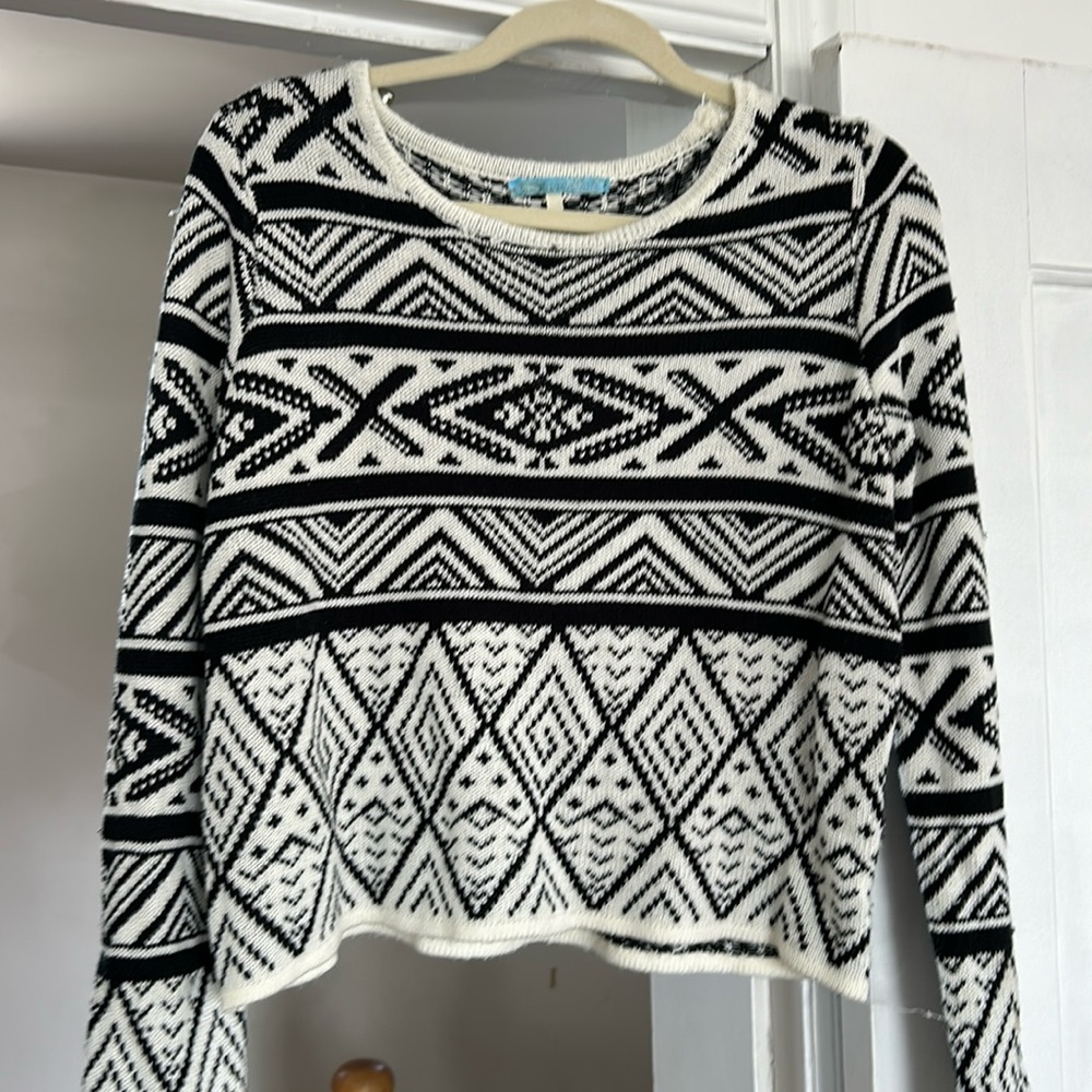 Moonlight crop sweater. Size M/L